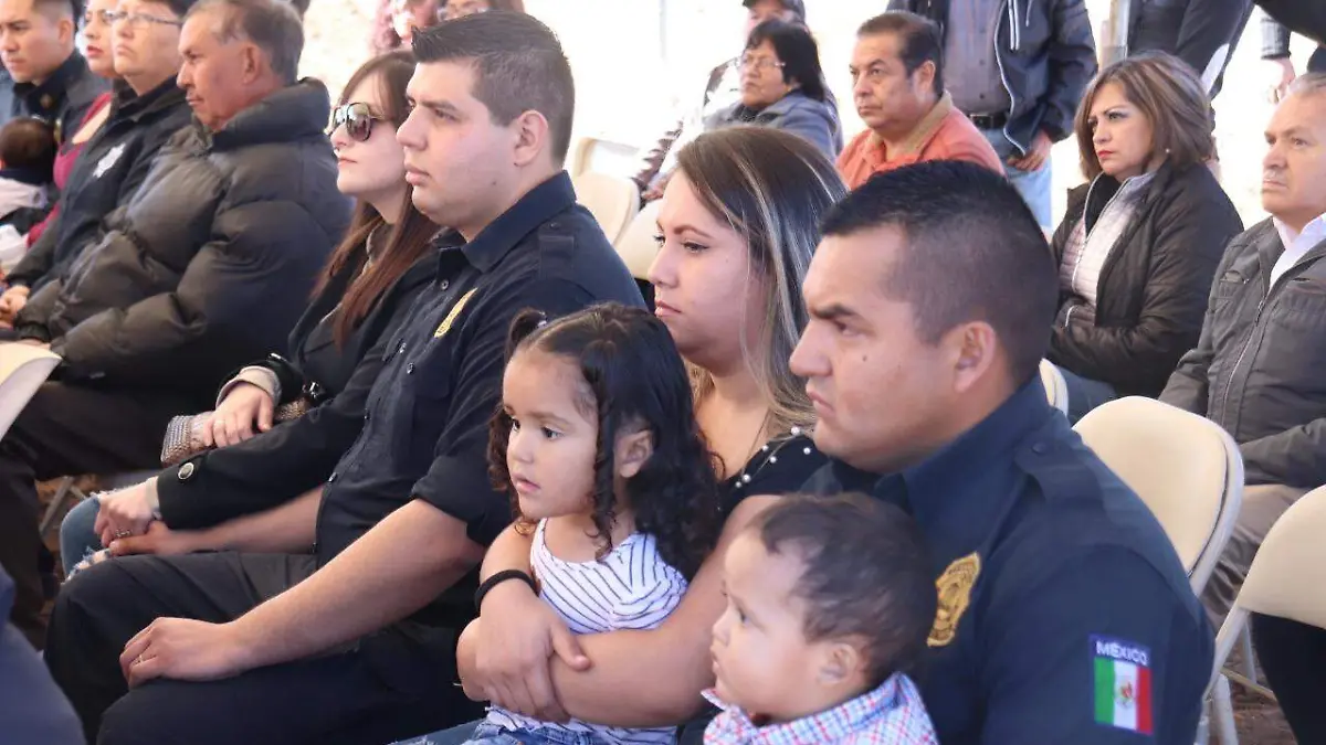 1 Entregan 13 terrenos a elementos de Vialidad, Policía y Bomberos FOTO MUNICIPIO DE CUAUHTÉMOC